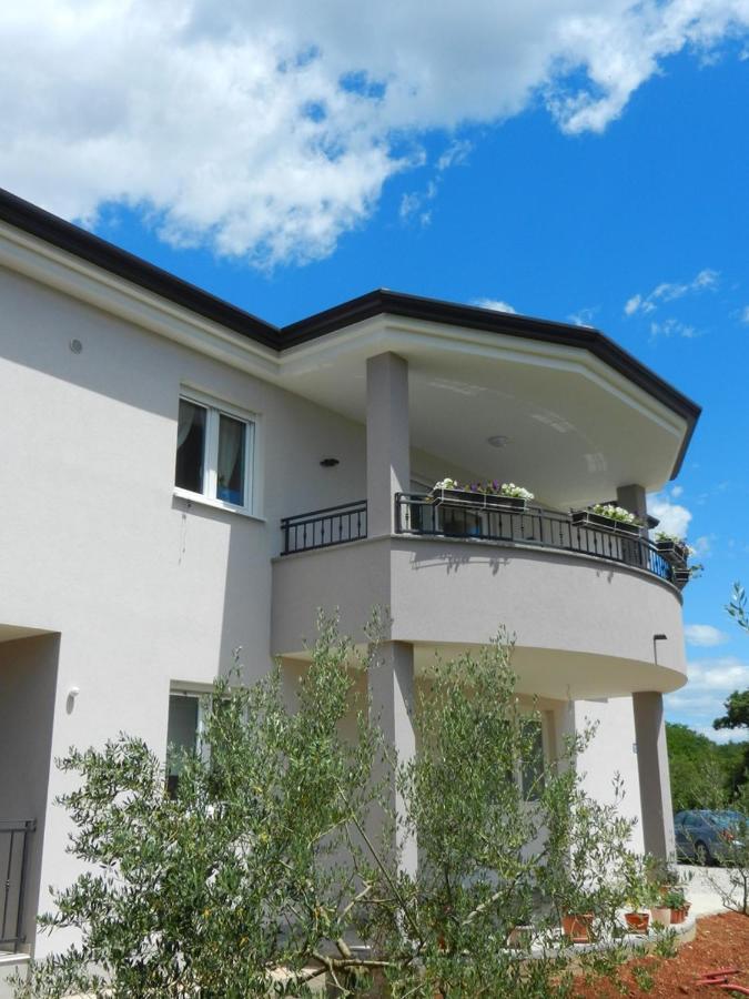 Apartment Complex Jelena Funtana Bagian luar foto